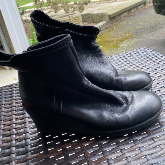 Nine West Deana Boot size 6.5 wedge boot - Picture 3 of 6